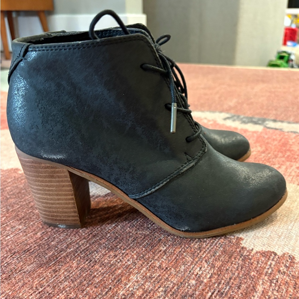Toms New Witjout Box Black Ankle Boots with Chunky Heel